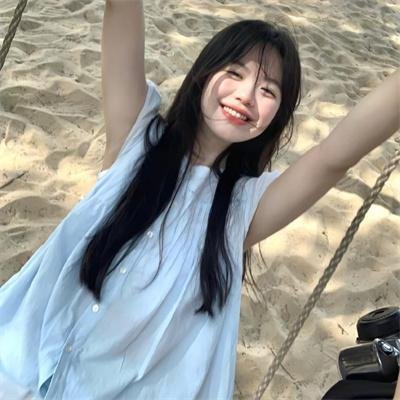 黑衣女孩